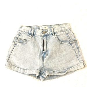 [ Pac Sun ] Jean Shorts. “ Mom Short” Size 25